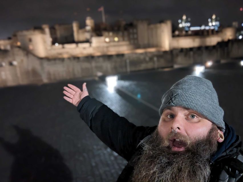 London: Ghost Walk and River Thames Boat Ride - The Tower of London finale