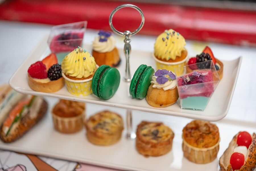 London: Gin and Afternoon Tea Bus Tour with Audio Guide - Afternoon tea meets a moving London tour