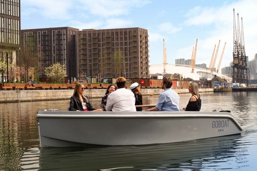London: GoBoat Rental in Canary Wharf with London Docklands - What the safety briefing covers
