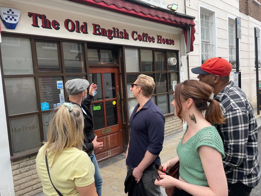 London: Great British Pubs Walking Tour - Entering pubs with criminal and royal connections