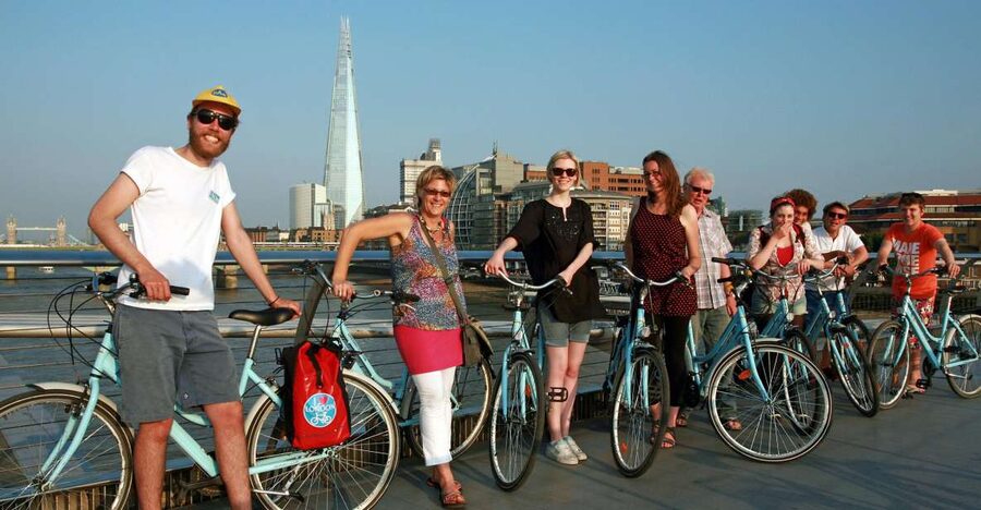London: Guided Bike Tour of Central London - Westminster Abbey School and the river crossing