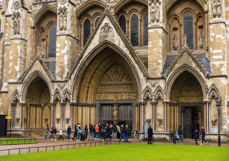 London: Guided Tour of Houses of Parliament & Westminster - The transition from church to government