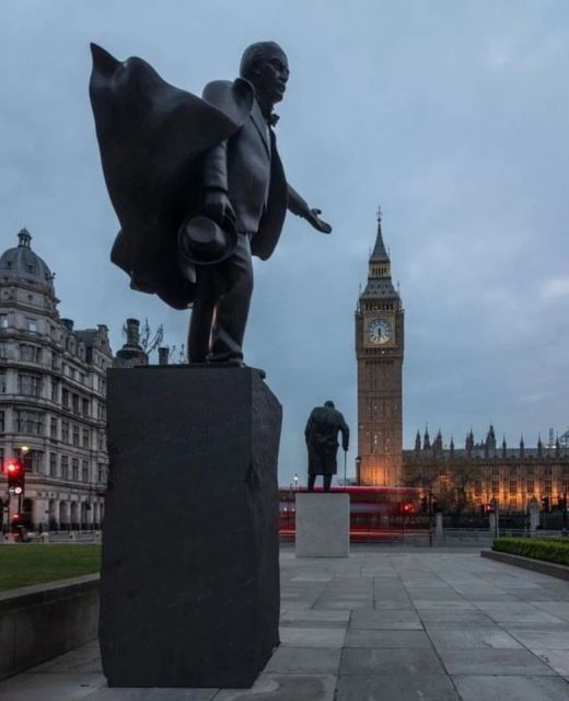 London: Guided Walking Tour with Changing Of The Guard - St James’s Palace, the Mall and Trafalgar Square
