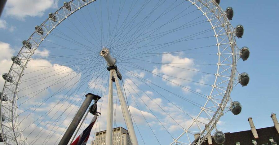 London Half-Day Private Chauffeur Driven Tour - Buckingham Palace and the royal London circuit