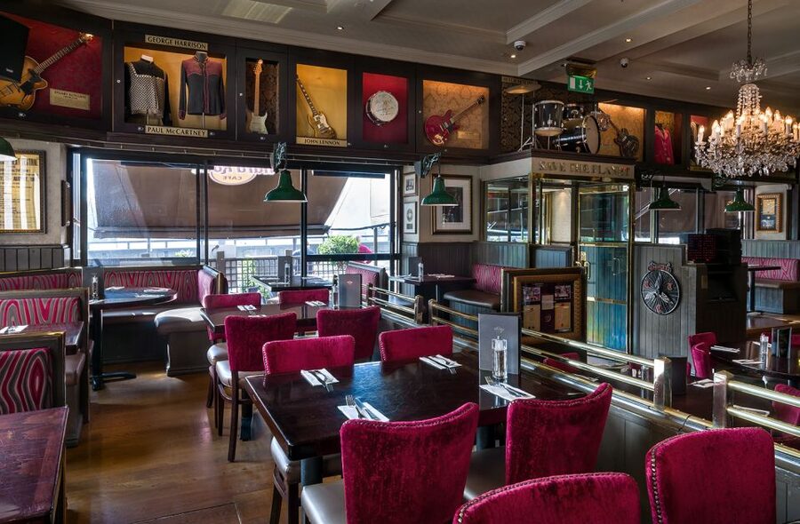 London: Hard Rock Cafe with Set Menu for Lunch or Dinner - How the food compares with the setting