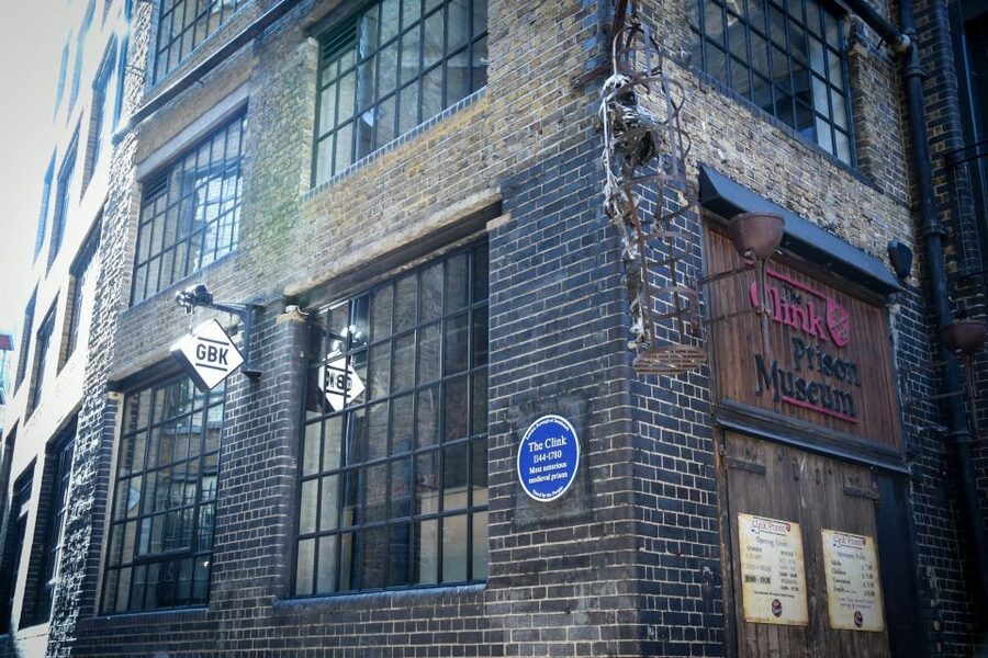 London: Harry Potter and the Clink Prison (Tour + Tickets) - Entering Clink Prison Museum, the Azkaban connection
