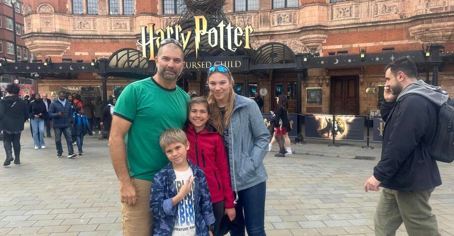 London: Harry Potter Black Cab Tour with Hotel Pick Up - King’s Cross starts the story
