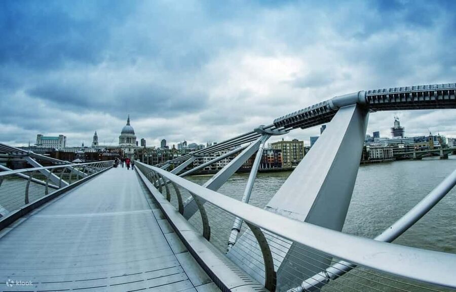 London: Harry Potter Filming Locations Sightseeing Tour - Bank of England and the City’s wizardly atmosphere