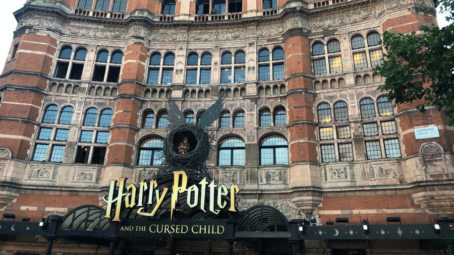 London: Harry Potter Movie Location Tour with an APP - Following Harry Potter from Westminster Station