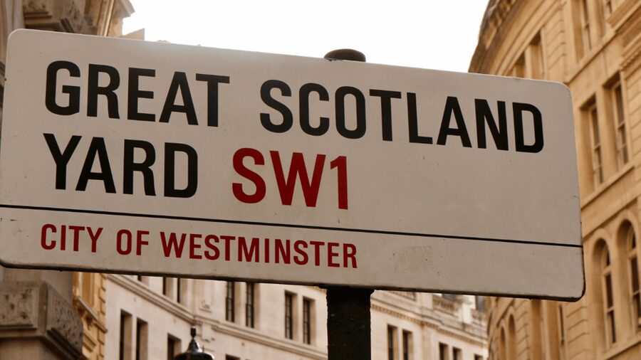 London: Harry Potter Movie Location Tour with an APP - Cecil Court and the real-life Diagon Alley
