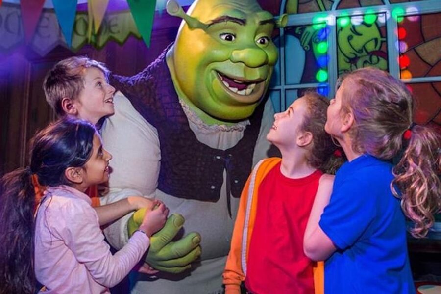 London: Harry Potter Sights and Shrek's Adventure Combo Tour - London Bridge and the final walking-tour stretch