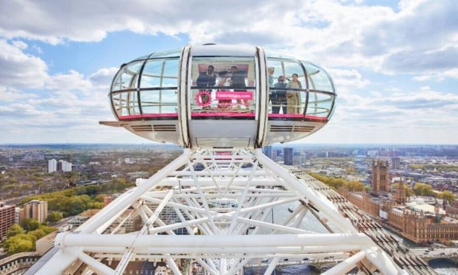 London: Harry Potter Tour & London Eye w/ Fast Track Tickets - The Palace Theatre is a photo stop, not a theatre visit