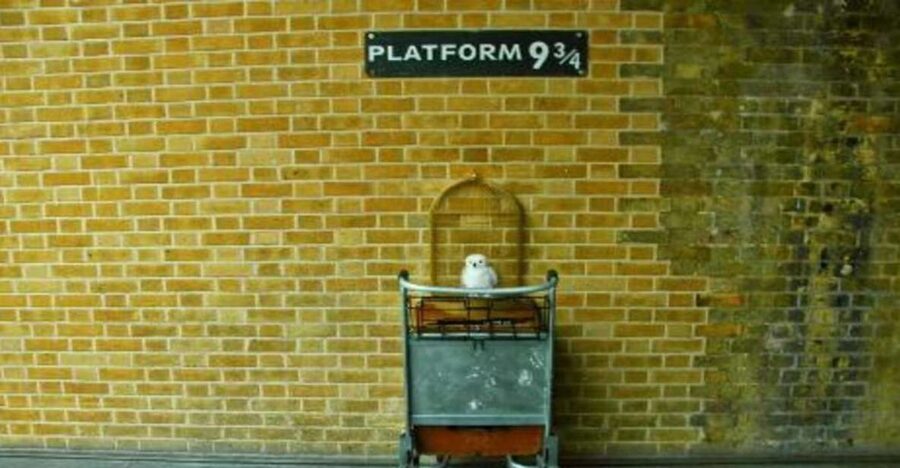 London: Harry Potter Tour, River Cruise & The London Dungeon - Cecil Court and Goodwin’s Court