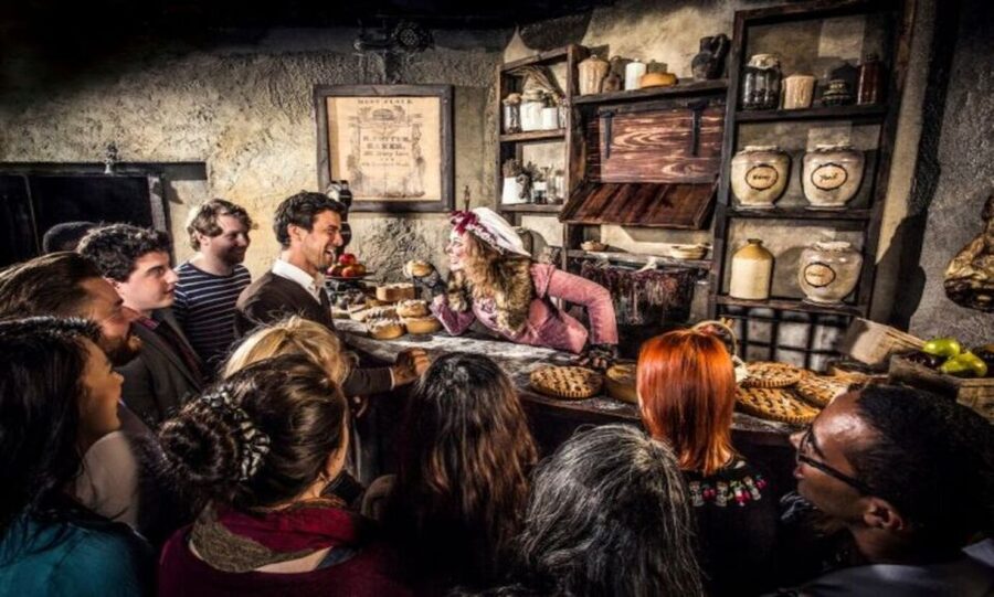 London: Harry Potter Tour, River Cruise & The London Dungeon - Forty minutes on the River Thames
