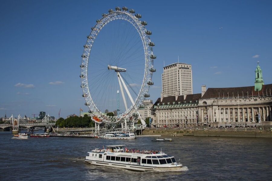London: Harry Potter Walking Tour and River Thames Cruise - Guide quality can make or break the day