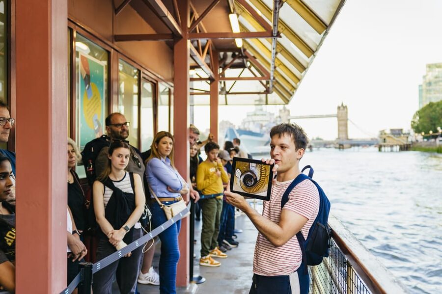 London: Harry Potter Walking Tour in German - What $20 gets you