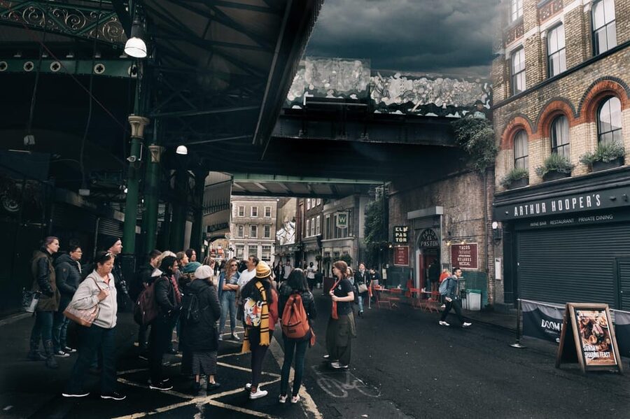 London: Harry Potter Walking Tour in German - Crossing the Millennium Bridge
