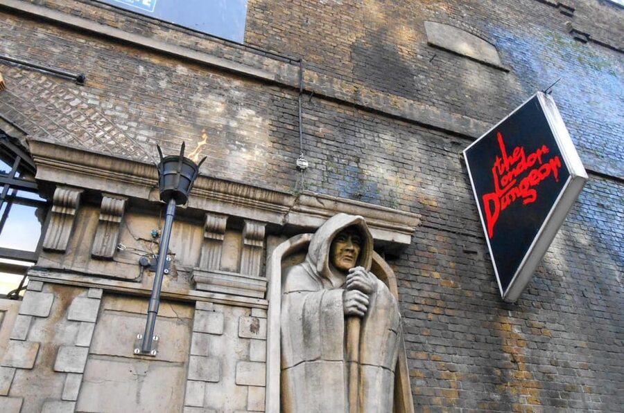 London: Harry Potter Walking Tour & the London Dungeons - Palace Theatre and the Harry Potter Shops