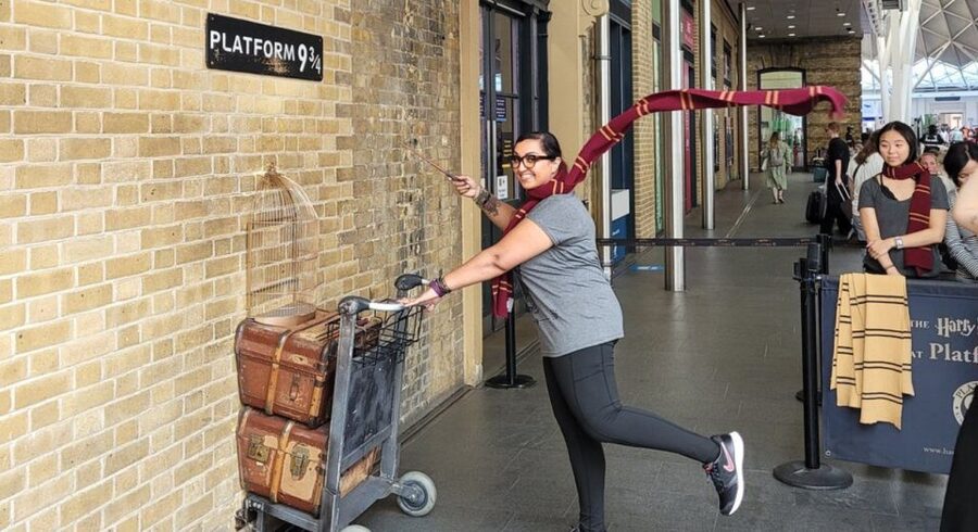 London: Harry Potter Walking Tour with Platform 9 3/4 - The Tube ride to King’s Cross