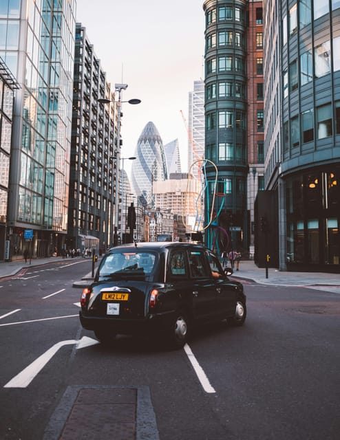 London: Hidden Secrets Of The City Guided Walking Tour - A guide who makes small details memorable