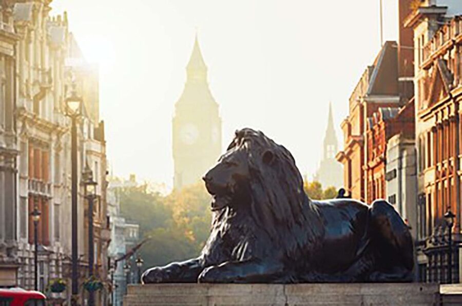 London Highlights Taxi Tour - Stories, photo help, and the guide’s role