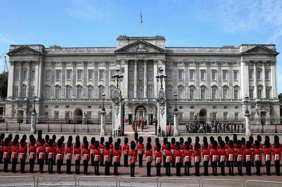 London Highlights Taxi Tour - Three hours or eight hours?