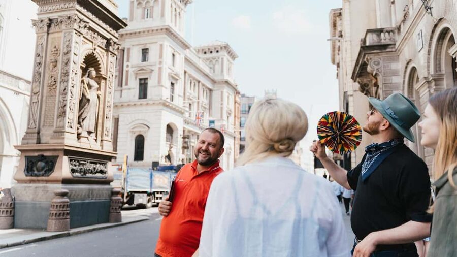 London: Historic City Walking Tour(& Rooftop Garden Access<em>) – Key points at a glance’ /></p>
<ul>
<li><strong>Roman London to modern London:</strong> Follow the boundary of the ancient City and finish among some of Europe’s newest towers.</li>
<li><strong>A story-filled route:</strong> Hear about the Great Fire, royal executions, the Blitz, London Bridge, and the gold beneath the Bank of England.</li>
<li><strong>Unusual historic stops:</strong> See Dr. Johnson’s House, St. Bride’s Church, Ye Olde Cheshire Cheese, and the Royal Courts of Justice.</li>
<li><strong>Two famous bridges explained:</strong> Learn why London Bridge and Tower Bridge are often confused, and how they differ.</li>
<li><strong>Sunday and Monday rooftop finish:</strong> Garden at 120 offers broad views across the City, the Thames, and London’s skyline.</li>
<li><strong>Three hours for $49:</strong> A solid introduction if you want orientation, context, and plenty of landmarks without arranging several separate visits.</li>
</ul>
<h2>Starting at Temple, where London keeps its Roman outline</h2>
<p><img width="900" height="506" decoding="async" src=