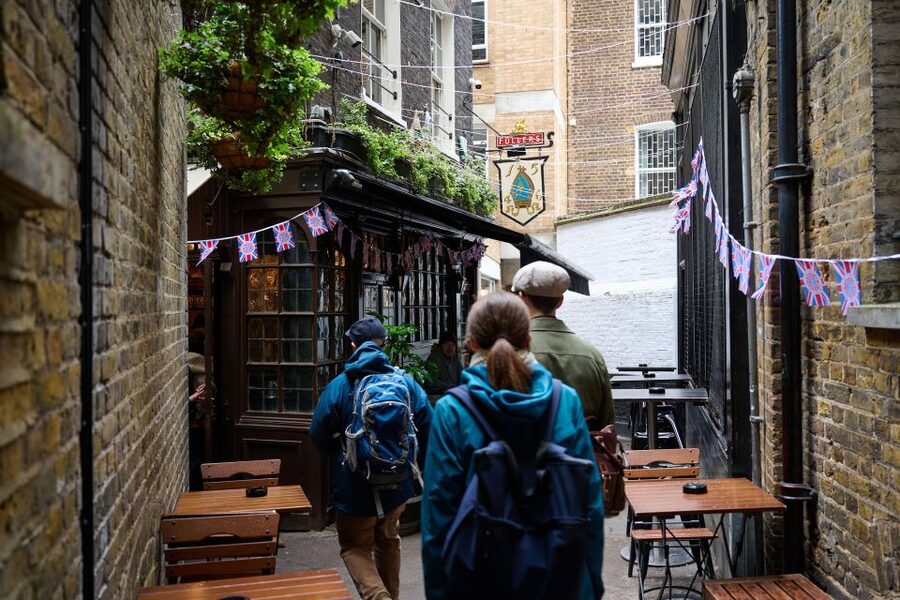 London: Historic Pubs, British Ales & Classic Dishes - Key points to know before booking