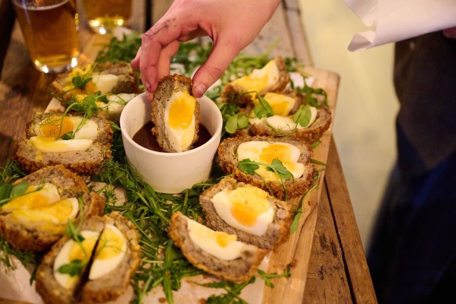 London: Historic Pubs, British Ales & Classic Dishes - Should you book London’s historic pub walk?