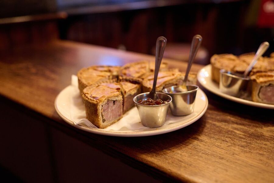 London: Historic Pubs, British Ales & Classic Dishes - Who will enjoy this tour most