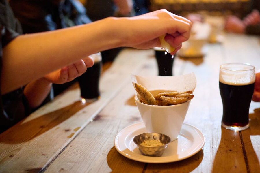 London: Historic Pubs, British Ales & Classic Dishes - Practical details that can shape your afternoon