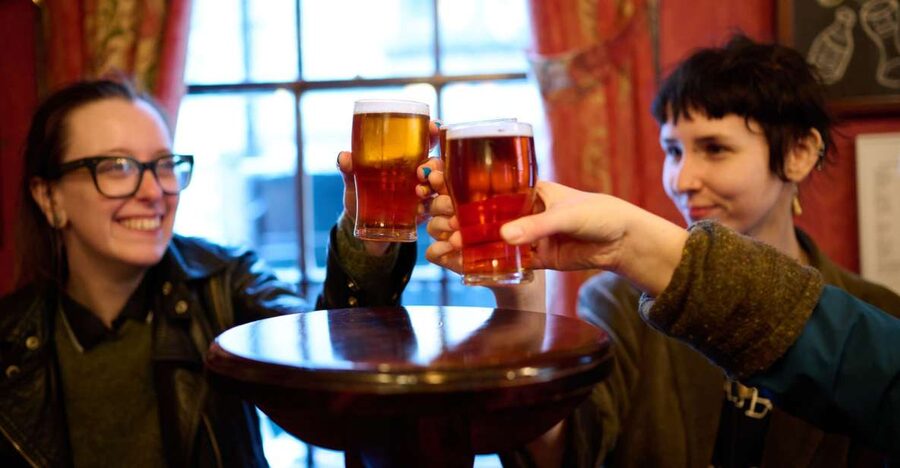 London: Historic Pubs, British Ales & Classic Dishes - Ye Olde Mitre and a 500-year-old start