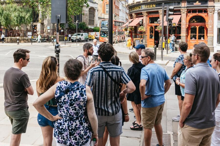 London: Historic Pubs of Central London Walking Tour - Why this pub walk reveals a different London