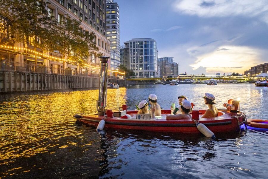 London: Hot Tub Boat Guided Historical Docklands Cruise - The Docklands story behind the skyline