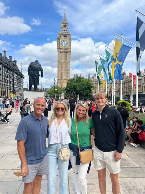 London: Iconic London Taxi Tour - Private 3 hour tour - The Tower of London, the Thames, and Borough Market