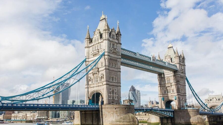 London In One Day Private tour with separate Tour Guide - Why the private vehicle changes the experience