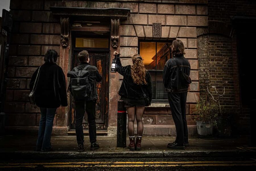 London: Interactive Jack the Ripper Walking Tour - The guide makes or breaks the experience
