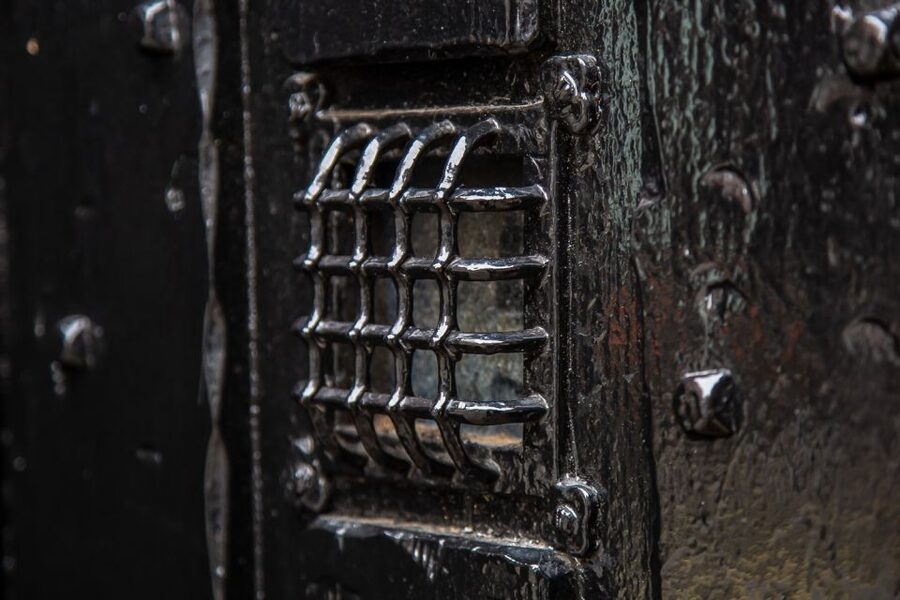 London: Jack The Ripper and Sherlock Holmes Bus Tour - Westminster Abbey, Charles I, and the public executioner