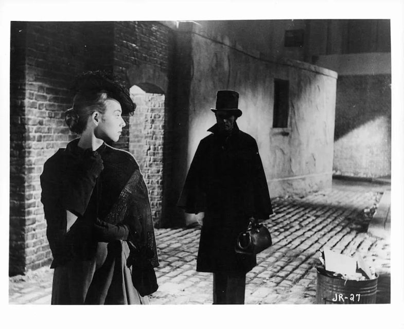 London: Jack the Ripper Small Group Tour - Spitalfields, old streets, and modern London