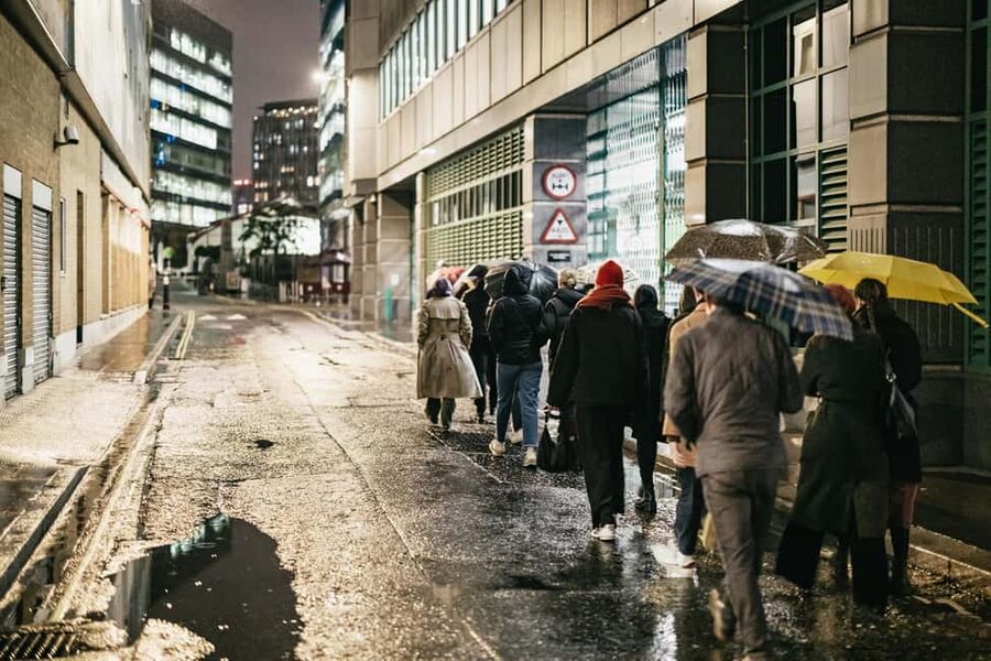 London: Jack the Ripper Tour - Petticoat Lane and the Ten Bells area