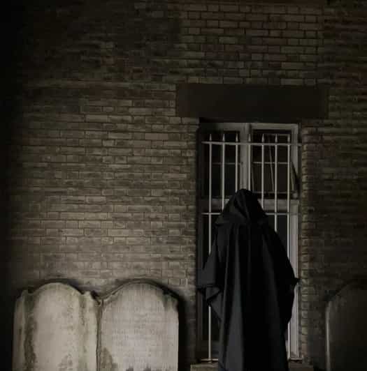 London: Jack the Ripper Tour and Underground Prison in Spanish - Who should book this Spanish-language experience