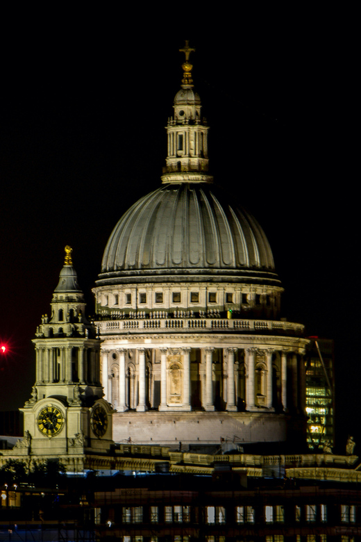 London: Jack the Ripper Tour and Underground Prison in Spanish - Little Britain and medieval London beneath the surface