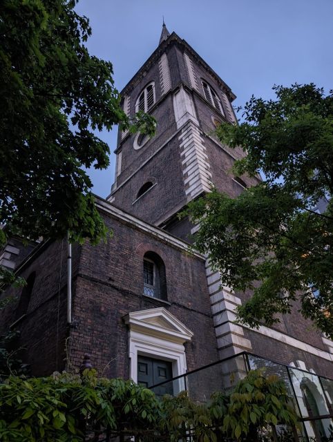 London: Jack the Ripper Tour in Spanish - Saint Botolph Without Aldgate and the shift toward the case