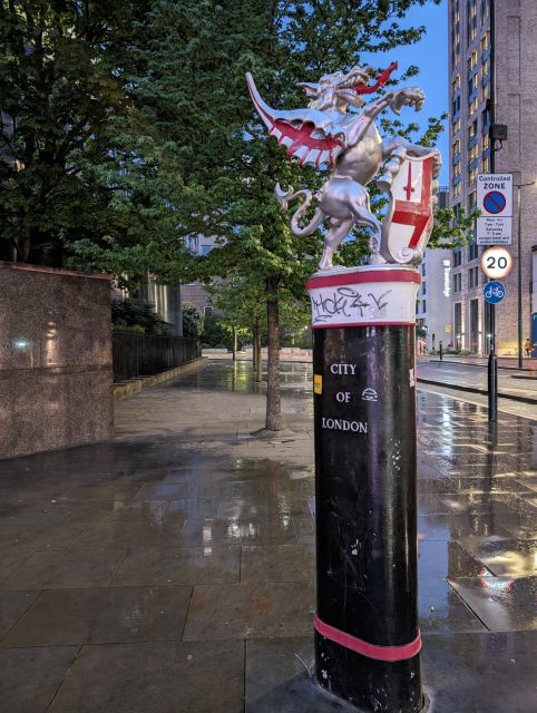 London: Jack the Ripper Tour in Spanish - Lilian Knowles House and the changing city