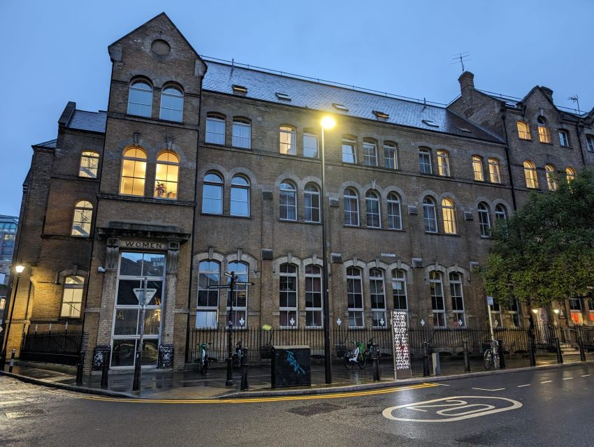 London: Jack the Ripper Tour in Spanish - Gunthorpe Street and Whitechapel High Street