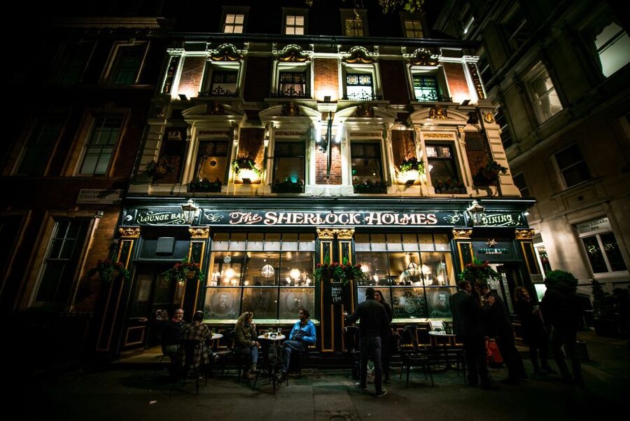 London: Jack The Ripper Tour with Ripper-ologist - Spitalfields Market and the Ten Bells finish