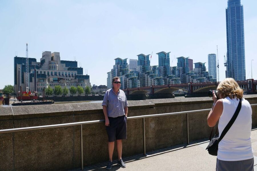 London: James Bond Filming Locations Bus Tour - Key points at a glance