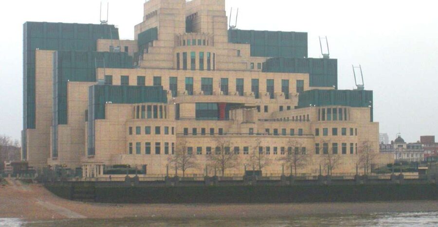 London: James Bond Shooting Locations Tour by Black Taxi - Bentley and Aston Martin showrooms