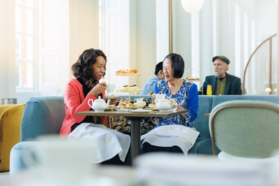 London: Kensington Palace Tour, Guard Change & Afternoon Tea - Walking The Mall past royal addresses