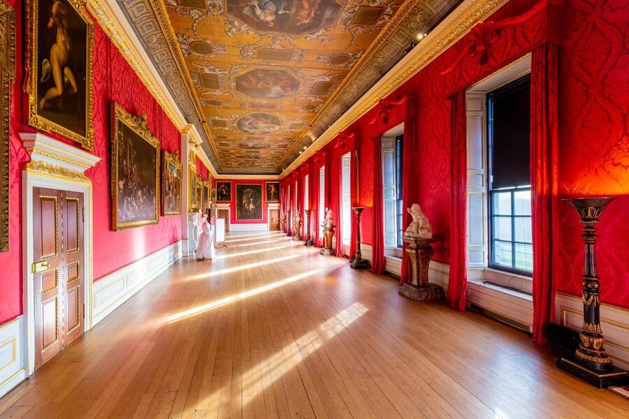 London: Kensington Palace Tour, Guard Change & Afternoon Tea - Who will enjoy this royal half-day